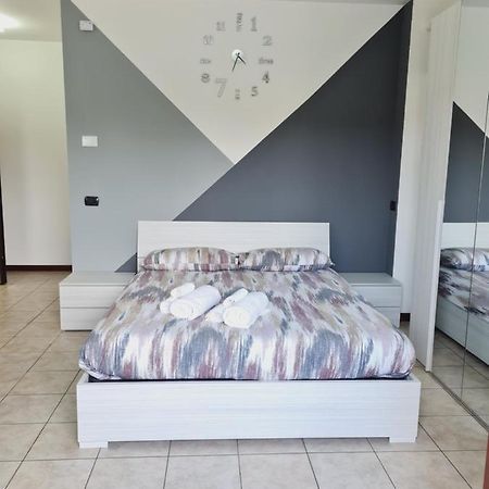 La Casa Di Ida Intero Appartamento Vigevano Luaran gambar