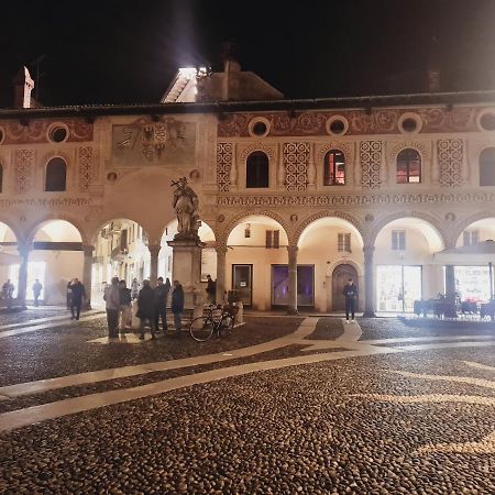 La Casa Di Ida Intero Appartamento Vigevano Luaran gambar