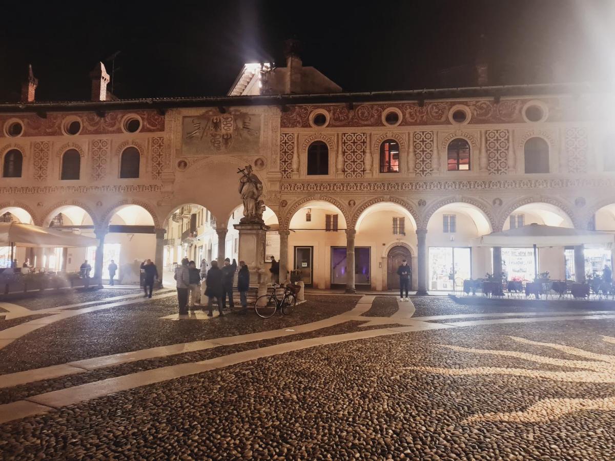 La Casa Di Ida Intero Appartamento Vigevano Luaran gambar